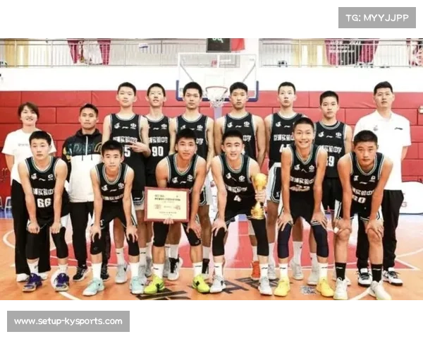 海亮外语中学男篮勇夺全国季军 将迎战黑山国家队激烈对决 海亮外语中学男篮勇夺全国季军 将迎战黑山国家队激烈对决